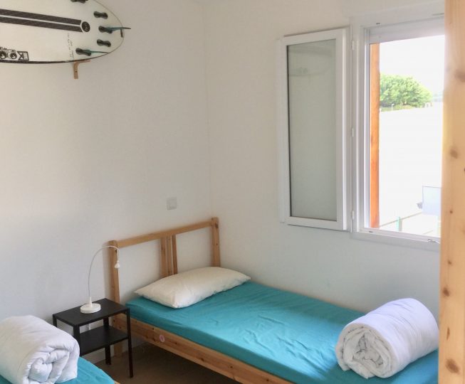 Chambre 2 lits séparés surf camp communal Seignosse